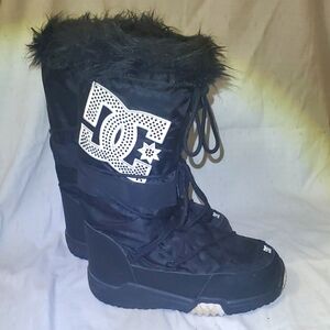 DC size 7 Black snow boots